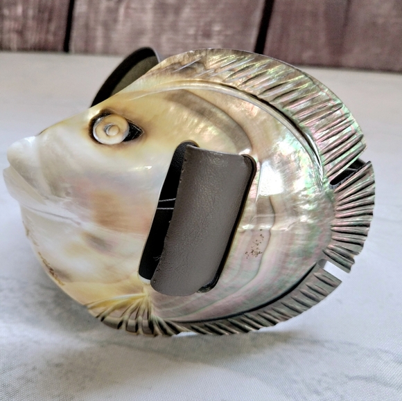 Elegant Fish Mother Of Pearl Design Belt with Iridescent Gray Leather Retro Vtg - Picture 3 of 11